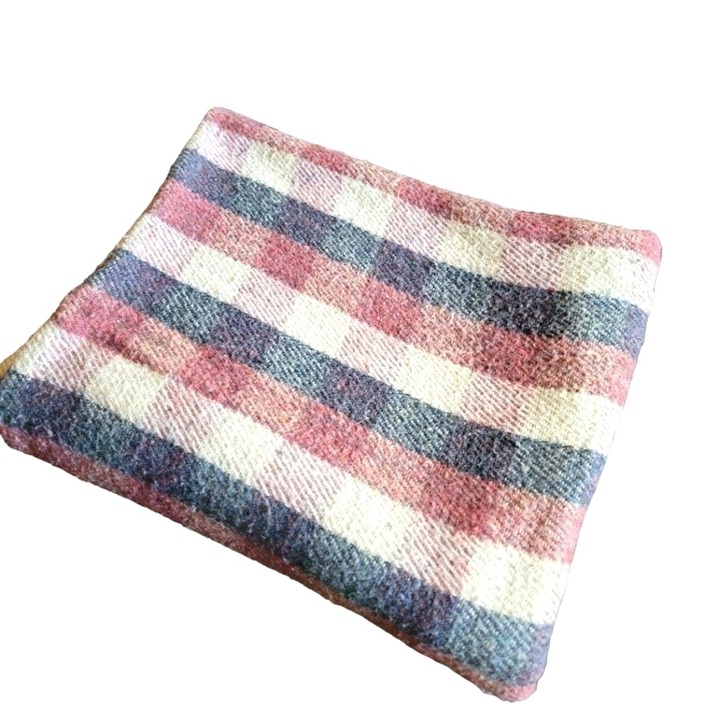Vintage Rey Wear 100% Ecuador wool plaid blanket 62x76